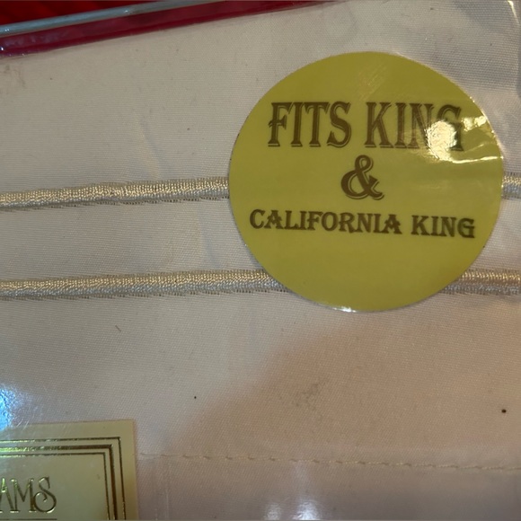 California King 1600 Series Egyptian Comfort Sheet Set, NEW!! Cream w/gold trim. - Picture 1 of 7